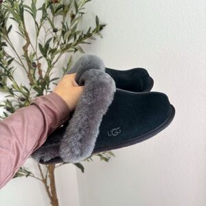UGG Scuffette II Black Slippers with Gray Fur Trim 9